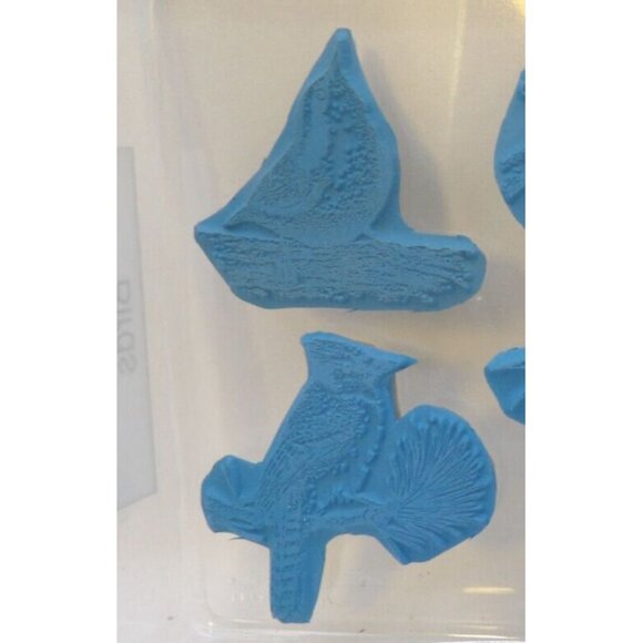 COPY - Birds Set of 7 Unmounted Stamps Unbranded #T907 Wren, Cardinal, Hummingb… - Picture 6 of 8